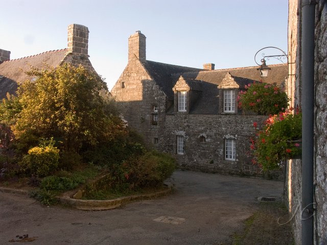 0227Locronan.jpg - Minolta DSC